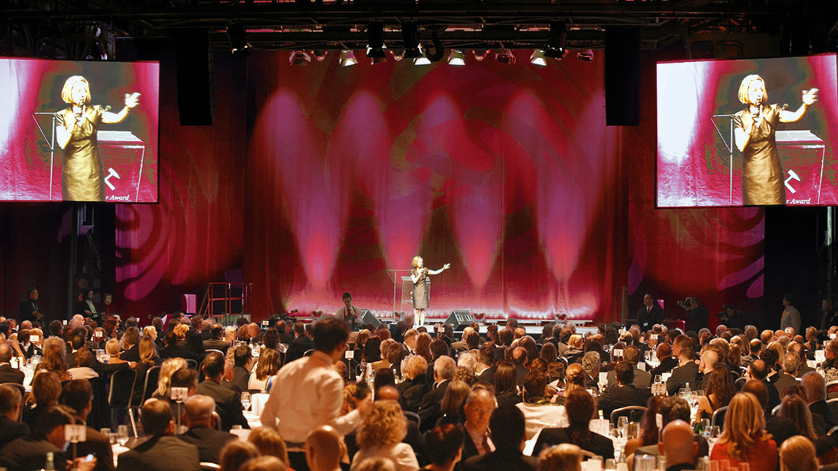 Veranstaltungsmoderatorin Gisela Steinhauer